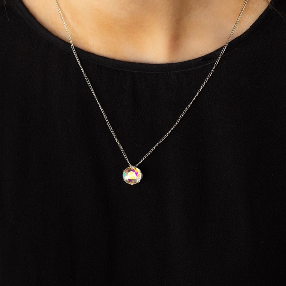 Iridescent necklace - Picture 2 of 3